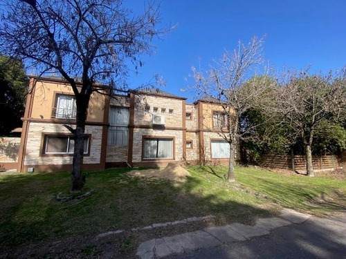 Casa En  Alquiler Barrio Cerrado La Legua . Alquiler Temporal