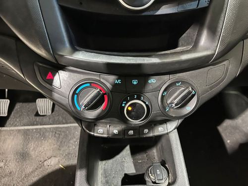 Chevrolet Aveo Hatch 1.6 Ls Mt