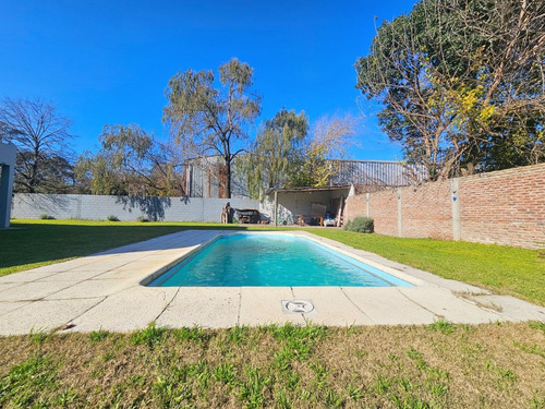 Venta Casa Quinta 5 Ambientes Pileta Paso Del Rey