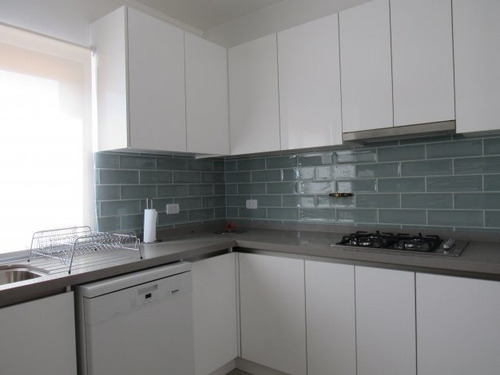 Imagen 3 de 10 de Moderna Casa En Parcela.