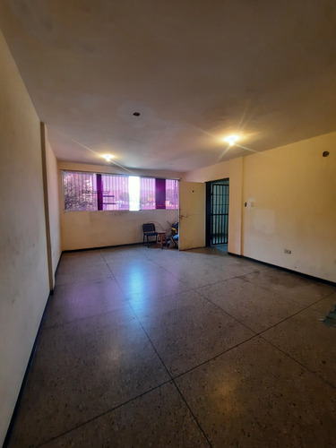 Yannet Inmuebles Vende Edificio Mas Local En Av Las Ferias