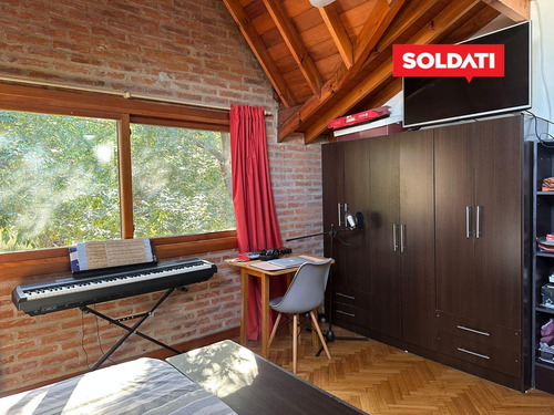 Casa En Venta Y Alquiler, Con 4 Cuartos Y Escritorio. Dependencia. Pileta. Apta Crédito.