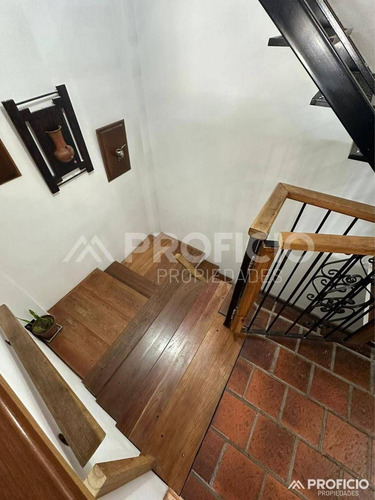 Local Comercial Y Departamentos En Block En Berazategui