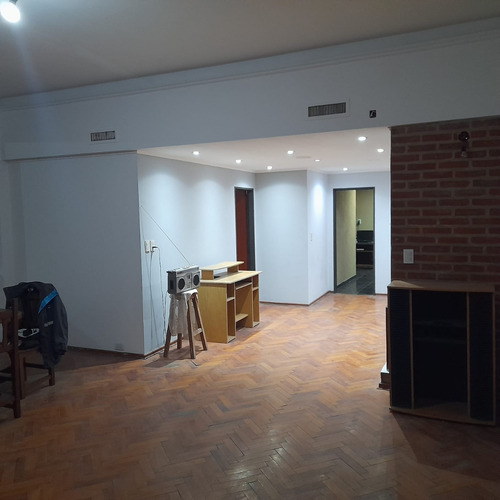 Casa En Venta Zona Word Villa Sarmiento Amplio Fondo, Pileta 8 X 4 Hermoso Barrio