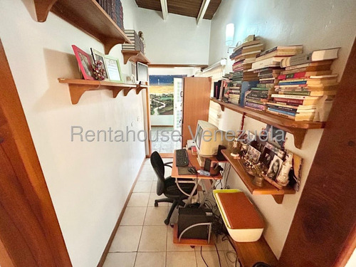 Ana Karina Molleja Vende Amplia Casa En Zona Este Barquisiemto, Lara /akm