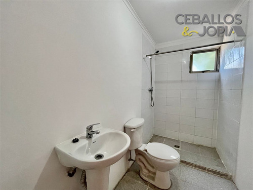 Casa En Venta De 3 Dorm. En Olmué