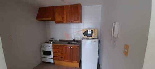 Imagen 5 de 9 de Apartamento En Venta Anual De 1 Dormitorio Y Medio Con Cochera En Peninsula - Punta Del Este