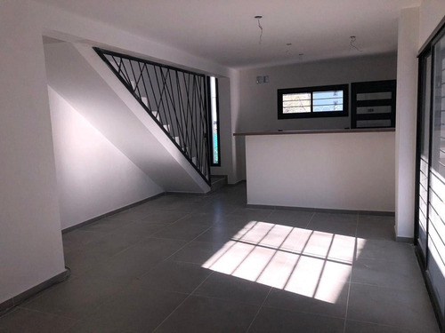 Imagen 6 de 9 de Dúplex De 2 Dorm En Housing Reina Sofía Con Pileta