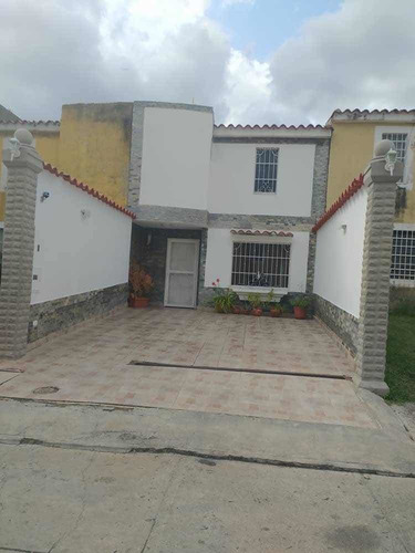 Imagen 2 de 14 de Villa Falcon Cua