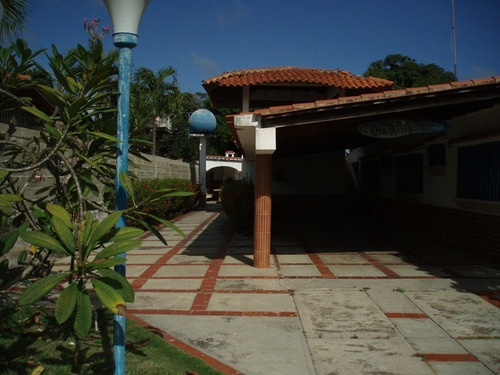 Imagen 3 de 12 de Casa Viposa De 200 Mts Con 3 Hab 2 Baños Mirador Puestos Techados