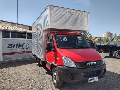 Imagem 1 de 15 de Iveco Dayli 35s14 Completa 2018 Impecável