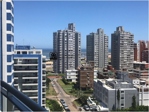 Apartamento En Excelente Torre Con Todos Los Servicios