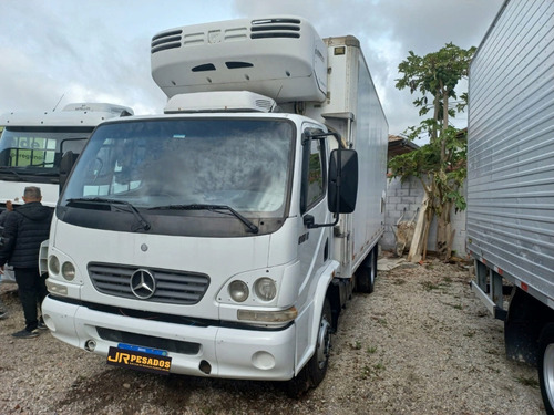 Imagem 2 de 14 de Mercedes Benz Mb Acelo 915 4x2 Ano 2010 Com Câmara Fria