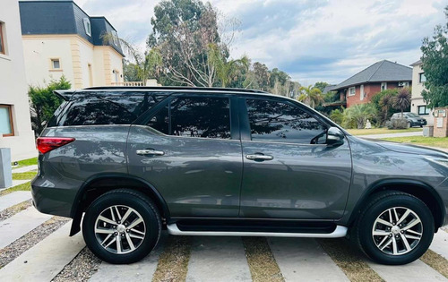 Imagen 2 de 10 de Toyota Sw4 2017 2.8 Srx 177cv 4x4 7as At