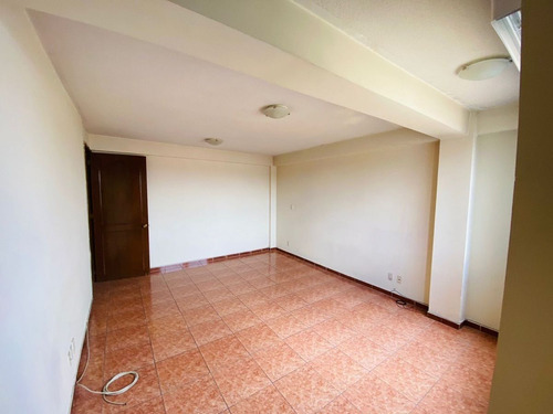 Rento Oficinas De 35 Mts En Metepec, A Un Costado De Continental San Carlos.