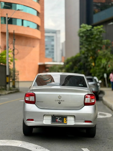 Renault Logan 1.6 Expression / Life +