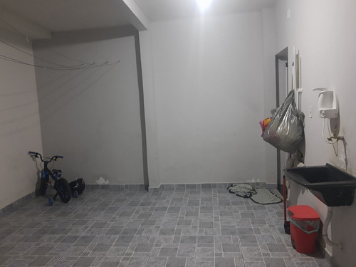 Imagem 7 de 27 de Vendo Sobrado 2 Quartos/suite Na Cohab Adventista (vi685)