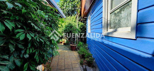 Casa En Venta De 2 Dorm. En Peñalolén