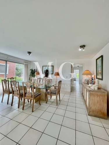 Imagen 9 de 24 de Venta Apartamento 3 Dormitorios Frente Al Mar Playa Mansa