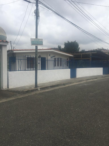 Imagen 7 de 8 de Casa Urb. Altos De Corralito