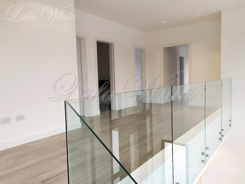 Imagen 8 de 21 de Venta - Casa En La Providencia