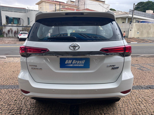 Toyota Hilux SW4 2.7 SRV 7 LUGARES 4X2 16V FLEX 4P AUTOMÁTICO