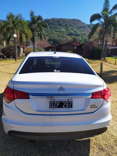 Imagen 4 de 8 de Citroen C4 Lounge Hdi 2015