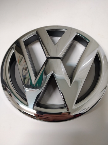 Imagen 1 de 4 de Escudo Fox Suran 2010 / 2015 Original Volkswagen Delantero