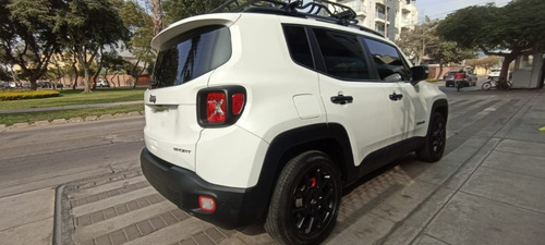 Imagen 7 de 15 de Jeep Renegade Sport
