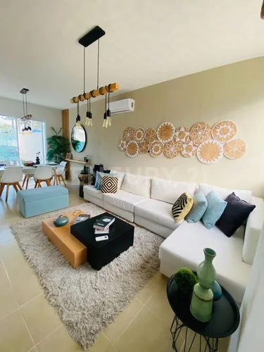 Venta De Casa En Privada Con Alberca