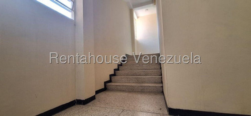 Mls #25-18251 Oportunidad, Para Remodelar!!!