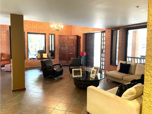 Se Vende Casa 952m2 Los Naranjos 1207