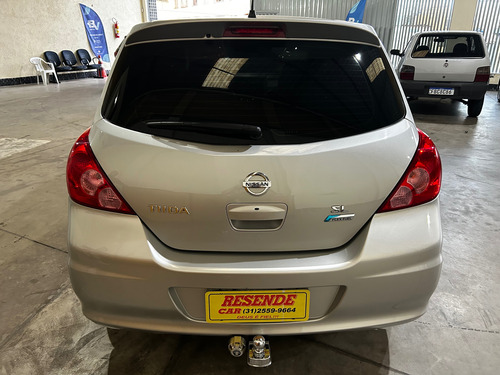 Nissan Tiida 1.8 Sl Flex 5p