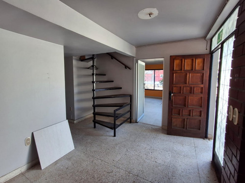 Casa En Diagonal De Talca, Ideal Servicios, Comercio, Y Más.