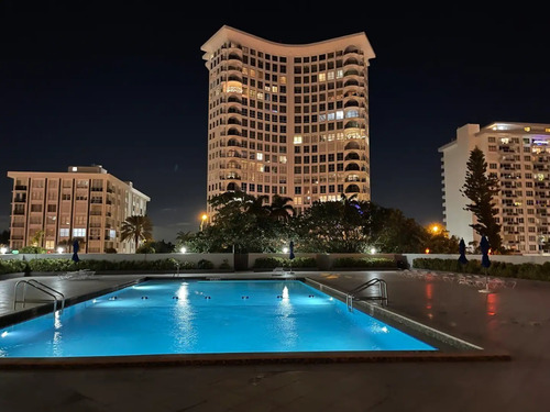 Imagen 10 de 15 de Departamento Sobre La Playa En Miami Con Estacionamiento
