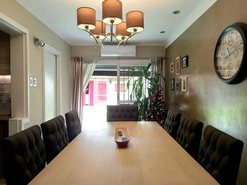 Imagen 6 de 26 de Casa En Venta, Castelar, Chalet 5 Ambientes Parque Y Quincho