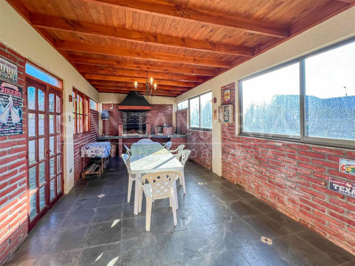 Casa En Venta De 5 Dormitorios En Pingueral