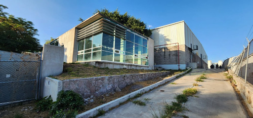 Nave Industrial En Parque El Marqués