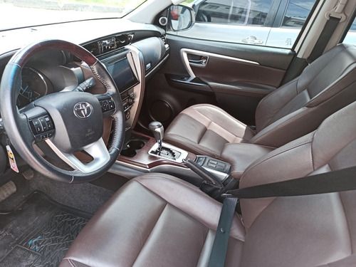 Toyota Fortuner 2.7 Srv
