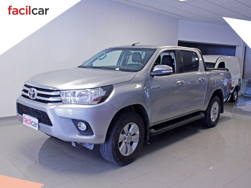 Imagen 4 de 25 de Toyota Hilux Srv 4x2 Turbo Diesel 2.8 2018 Excelente!!