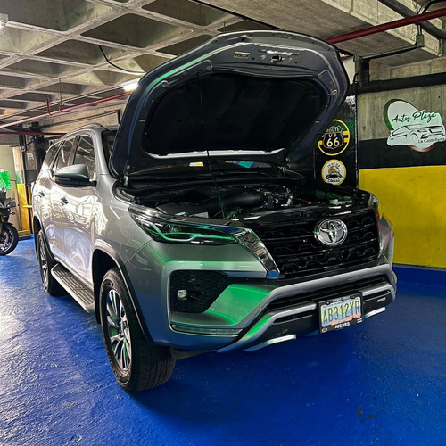 Imagen 13 de 14 de Toyota Fortuner Dubai 2022