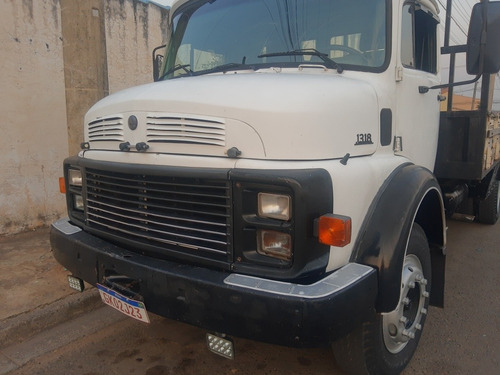 Imagem 1 de 6 de Mercedes Benz 1318 Ano 88