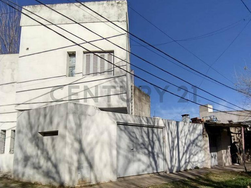 Venta Casa De 2 Dormitorios Barrio Parque Casado