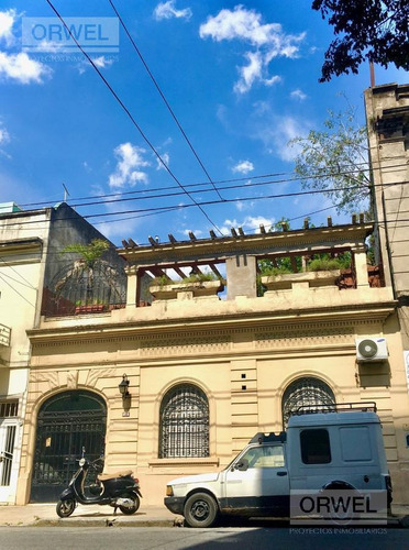 Imagen 1 de 17 de Venta - Hermosa Casa En Paternal - Cochera - Terraza C/parrilla