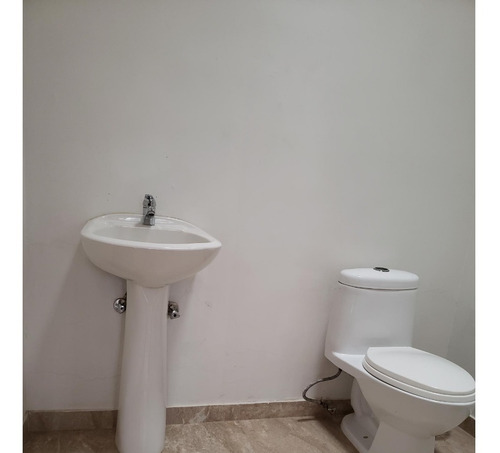 Los Naranjos Del Cafetal Hermosa Vista Calle Privada Vigilancia Tanque 10.000lts Renovada 2 Cocinas 4h/5b/4 Puestos Súper Oportunidad!! Hermosa Vista Oportunidad