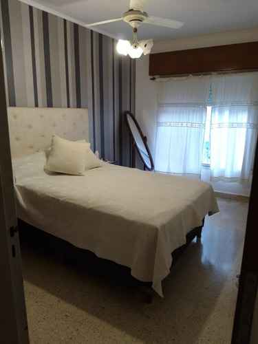 Casa En Venta - 2 Dormitorios 2 Baños - 295mts2 - San Nicolás De Los Arroyos