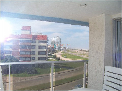 Apartamento A La Venta - Excelente Planta- Ref: 1416