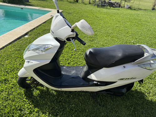 Honda Elite 2014, Muy Buen Estado