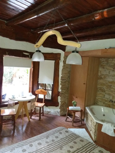 Excelente Casa Estilo Cabaña Individual Con Piscina Familiar