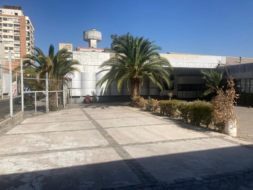 Gran Local Comercial En Arriendo Recoleta, Ideal Automotora